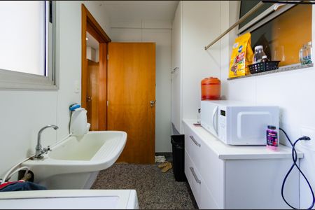 Apartamento à venda com 127m², 3 quartos e 2 vagas Apartamento à venda com 127m², 3 quartos e 2 vagasÁrea de serviço