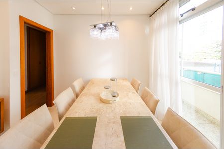 Apartamento à venda com 127m², 3 quartos e 2 vagas Apartamento à venda com 127m², 3 quartos e 2 vagasSala