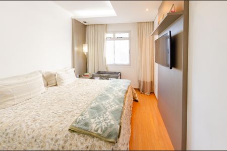 Apartamento à venda com 127m², 3 quartos e 2 vagas Apartamento à venda com 127m², 3 quartos e 2 vagasSuíte