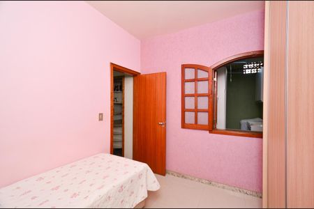 Casa à venda com 193m², 7 quartos e 2 vagas Casa à venda com 193m², 7 quartos e 2 vagasQuarto 2