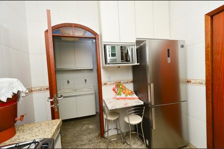 Casa à venda com 193m², 7 quartos e 2 vagas Casa à venda com 193m², 7 quartos e 2 vagasCozinha