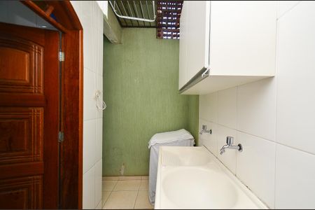 Casa à venda com 193m², 7 quartos e 2 vagas Casa à venda com 193m², 7 quartos e 2 vagasÁrea de Serviço