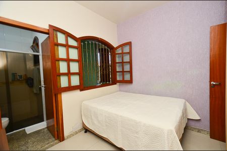 Casa à venda com 193m², 7 quartos e 2 vagas Casa à venda com 193m², 7 quartos e 2 vagasSuíte