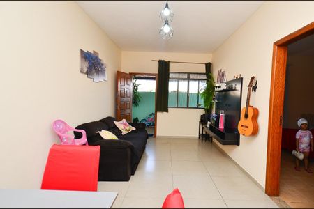 Casa à venda com 193m², 7 quartos e 2 vagas Casa à venda com 193m², 7 quartos e 2 vagasCasa 2 - Sala