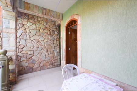 Casa à venda com 193m², 7 quartos e 2 vagas Casa à venda com 193m², 7 quartos e 2 vagasVaranda