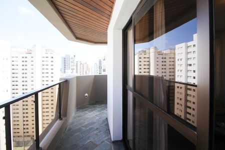Apartamento para alugar com 200m², 4 quartos e 3 vagasVaranda