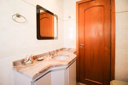 Apartamento para alugar com 200m², 4 quartos e 3 vagasBanheiro