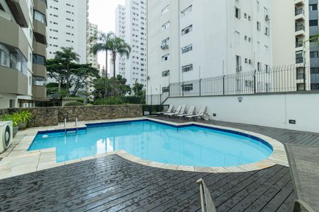 Apartamento para alugar com 200m², 4 quartos e 3 vagasÁrea comum - Piscina