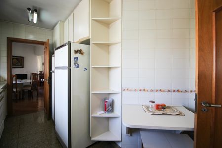 Apartamento para alugar com 200m², 4 quartos e 3 vagasCozinha