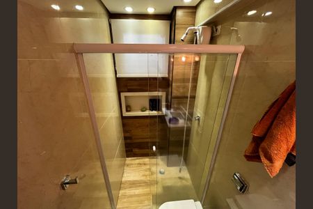 Apartamento à venda com 178m², 3 quartos e 3 vagasBanheiro Social