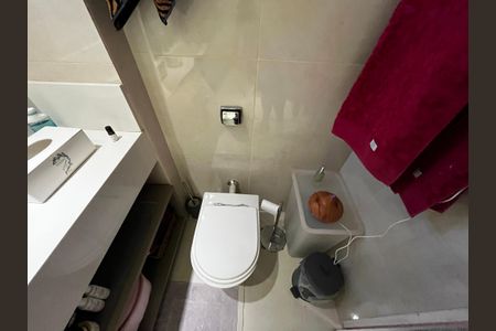 Apartamento à venda com 178m², 3 quartos e 3 vagasBanheiro da Suíte 2