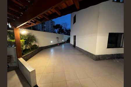 Apartamento à venda com 178m², 3 quartos e 3 vagasÁrea comum - Churrasqueira