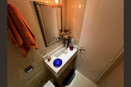 Apartamento à venda com 178m², 3 quartos e 3 vagasBanheiro Social