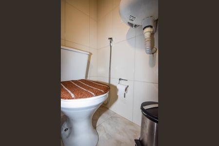 Apartamento à venda com 58m², 2 quartos e 1 vaga Apartamento à venda com 58m², 2 quartos e 1 vagaBanheiro de Serviço