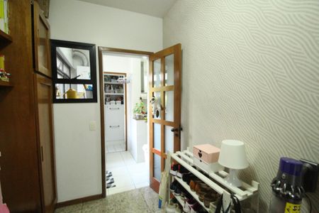 Apartamento à venda com 107m², 4 quartos e 2 vagasQuarto 2