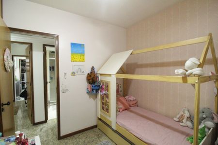 Apartamento à venda com 107m², 4 quartos e 2 vagasQuarto 1