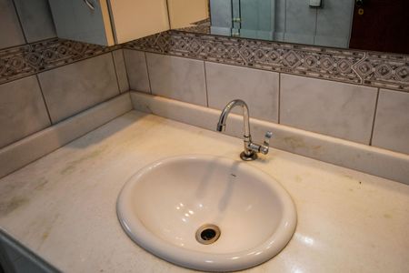 Casa para alugar com 98m², 2 quartos e 2 vagas Casa para alugar com 98m², 2 quartos e 2 vagasBanheiro 1