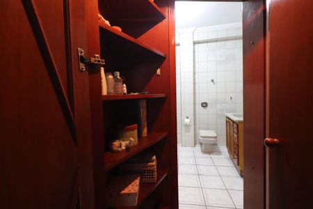 Casa à venda com 400m², 5 quartos e 3 vagasBanheiro da Suíte 1