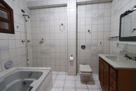 Casa à venda com 400m², 5 quartos e 3 vagasBanheiro da Suíte 1