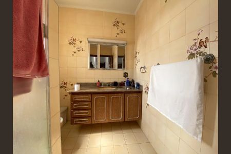 Casa à venda com 428m², 4 quartos e 5 vagas Casa à venda com 428m², 4 quartos e 5 vagasBanheiro Quarto Suíte 2