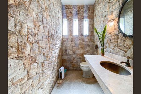 Casa à venda com 428m², 4 quartos e 5 vagas Casa à venda com 428m², 4 quartos e 5 vagasLavabo