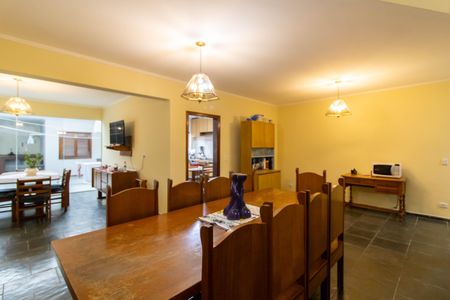 Casa para alugar com 100m², 4 quartos e 3 vagas Casa para alugar com 100m², 4 quartos e 3 vagasSala de Jantar