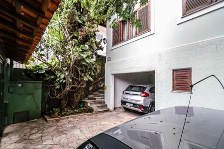 Casa à venda com 300m², 3 quartos e 3 vagas Casa à venda com 300m², 3 quartos e 3 vagasGaragem