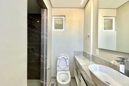 Apartamento à venda com 77m², 2 quartos e 1 vaga Apartamento à venda com 77m², 2 quartos e 1 vagaBanheiro da Suíte