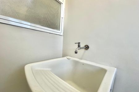 Apartamento à venda com 77m², 2 quartos e 1 vaga Apartamento à venda com 77m², 2 quartos e 1 vagaÁrea de Serviço