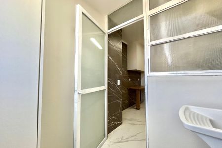 Apartamento à venda com 77m², 2 quartos e 1 vaga Apartamento à venda com 77m², 2 quartos e 1 vagaÁrea de Serviço