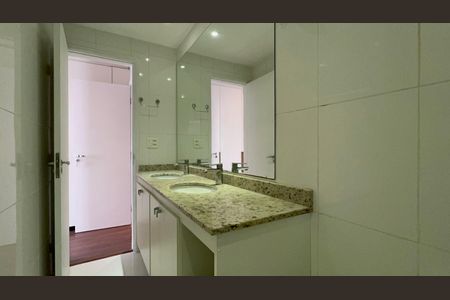 Apartamento para alugar com 260m², 3 quartos e 3 vagasBanheiro da Suíte 3