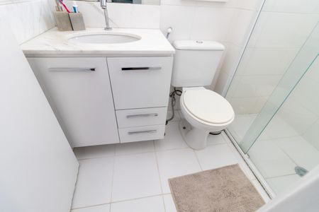 Apartamento à venda com 53m², 2 quartos e 2 vagas Apartamento à venda com 53m², 2 quartos e 2 vagasBanheiro da Suíte