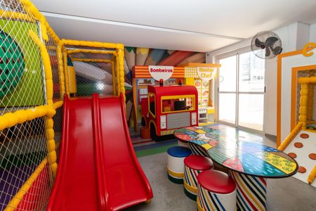 Apartamento à venda com 53m², 2 quartos e 2 vagas Apartamento à venda com 53m², 2 quartos e 2 vagasÁrea comum - Brinquedoteca