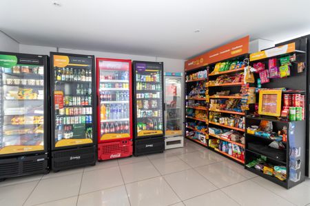 Apartamento à venda com 53m², 2 quartos e 2 vagas Apartamento à venda com 53m², 2 quartos e 2 vagasÁrea comum - Mercado