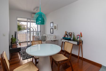 Apartamento à venda com 53m², 2 quartos e 2 vagas Apartamento à venda com 53m², 2 quartos e 2 vagasSala