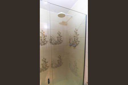 Apartamento à venda com 304m², 4 quartos e 2 vagas Apartamento à venda com 304m², 4 quartos e 2 vagasBanheiro Social 2