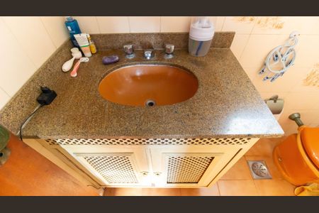 Apartamento à venda com 304m², 4 quartos e 2 vagas Apartamento à venda com 304m², 4 quartos e 2 vagasBanheiro Social 1