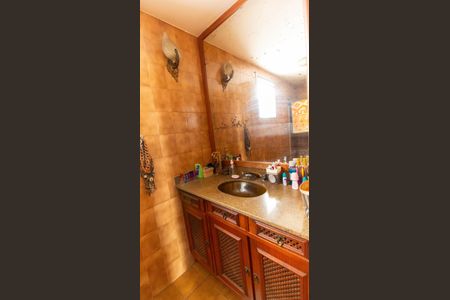 Apartamento à venda com 304m², 4 quartos e 2 vagas Apartamento à venda com 304m², 4 quartos e 2 vagasBanheiro da Suíte 1