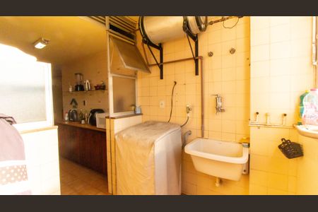 Apartamento à venda com 304m², 4 quartos e 2 vagas Apartamento à venda com 304m², 4 quartos e 2 vagasÁrea de Serviço