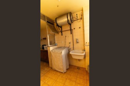 Apartamento à venda com 304m², 4 quartos e 2 vagas Apartamento à venda com 304m², 4 quartos e 2 vagasÁrea de Serviço