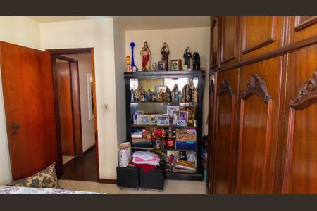 Apartamento à venda com 304m², 4 quartos e 2 vagas Apartamento à venda com 304m², 4 quartos e 2 vagasQuarto 1