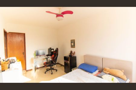 Apartamento à venda com 304m², 4 quartos e 2 vagas Apartamento à venda com 304m², 4 quartos e 2 vagasQuarto 2