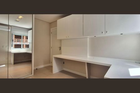 Quarto de apartamento para alugar com 2 quartos, 76m² em Centro, Florianópolis