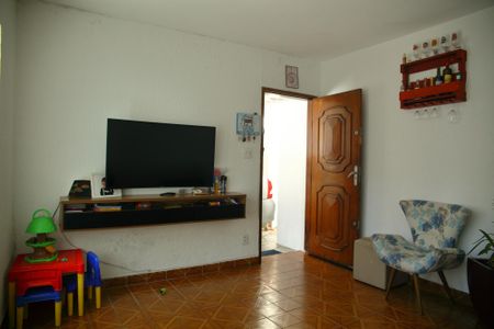 Casa à venda com 157m², 3 quartos e 2 vagasSala