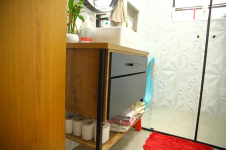 Casa à venda com 157m², 3 quartos e 2 vagasBanheiro 