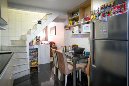 Casa à venda com 80m², 2 quartos e sem vaga Casa à venda com 80m², 2 quartos e sem vagaCozinha