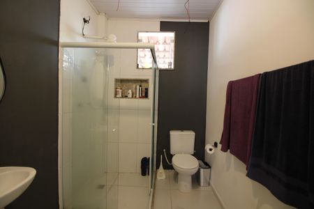 Casa de condomínio para alugar com 250m², 3 quartos e 5 vagasQuarto 2 - Banheiro