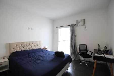 Casa de condomínio para alugar com 250m², 3 quartos e 5 vagasQuarto 2 - Suíte