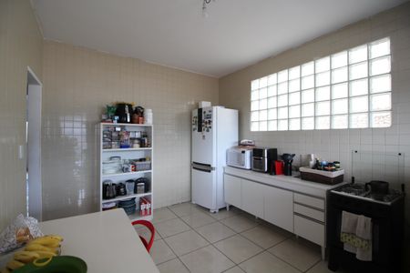 Casa de condomínio para alugar com 250m², 3 quartos e 5 vagasCozinha