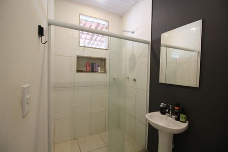 Casa de condomínio para alugar com 250m², 3 quartos e 5 vagasBanheiro Social